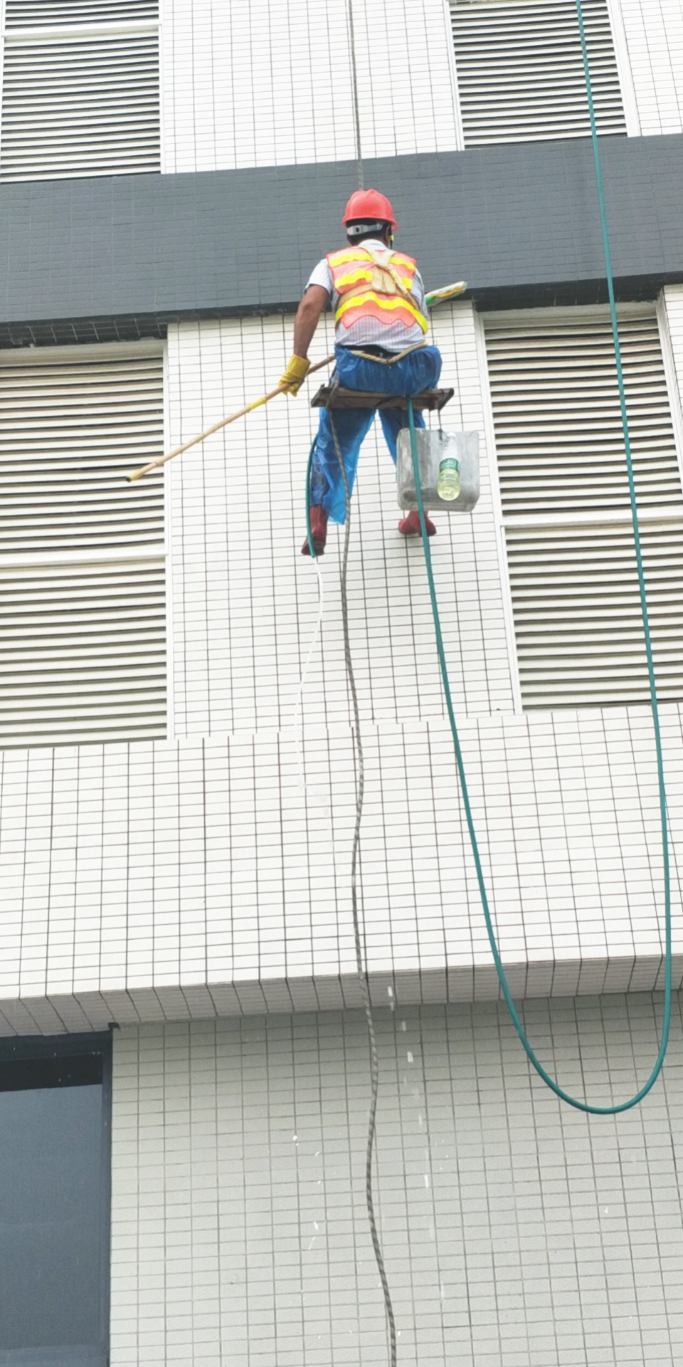 淺談南海外墻清洗表面的根本原因