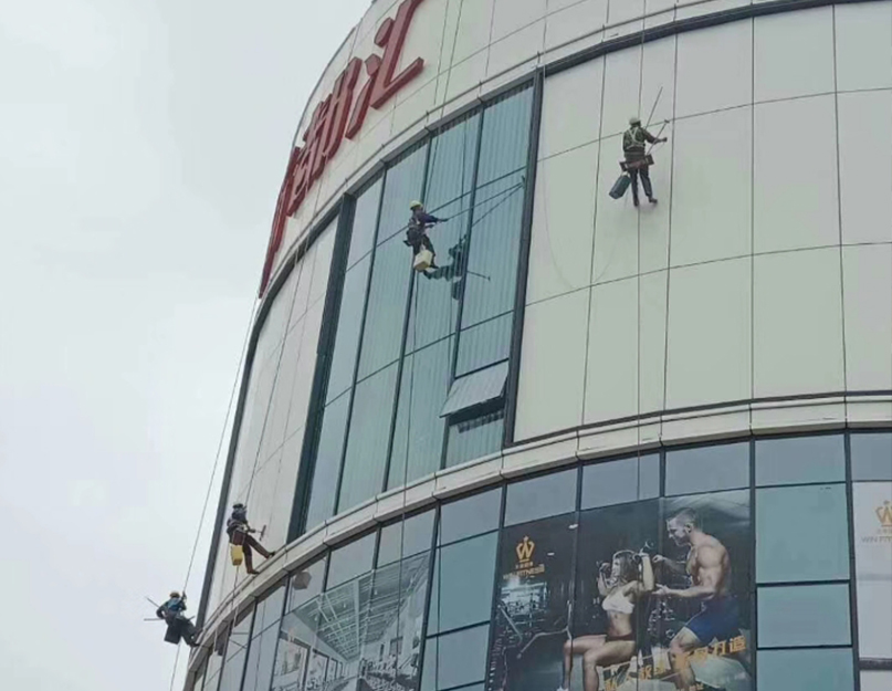 佛山蜘蛛人外墻涂料膩子裂紋產生原因和解決辦法